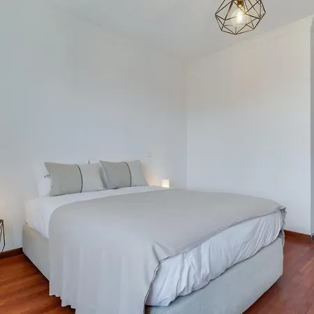 Apartment Rua Bela Sao Tiago I